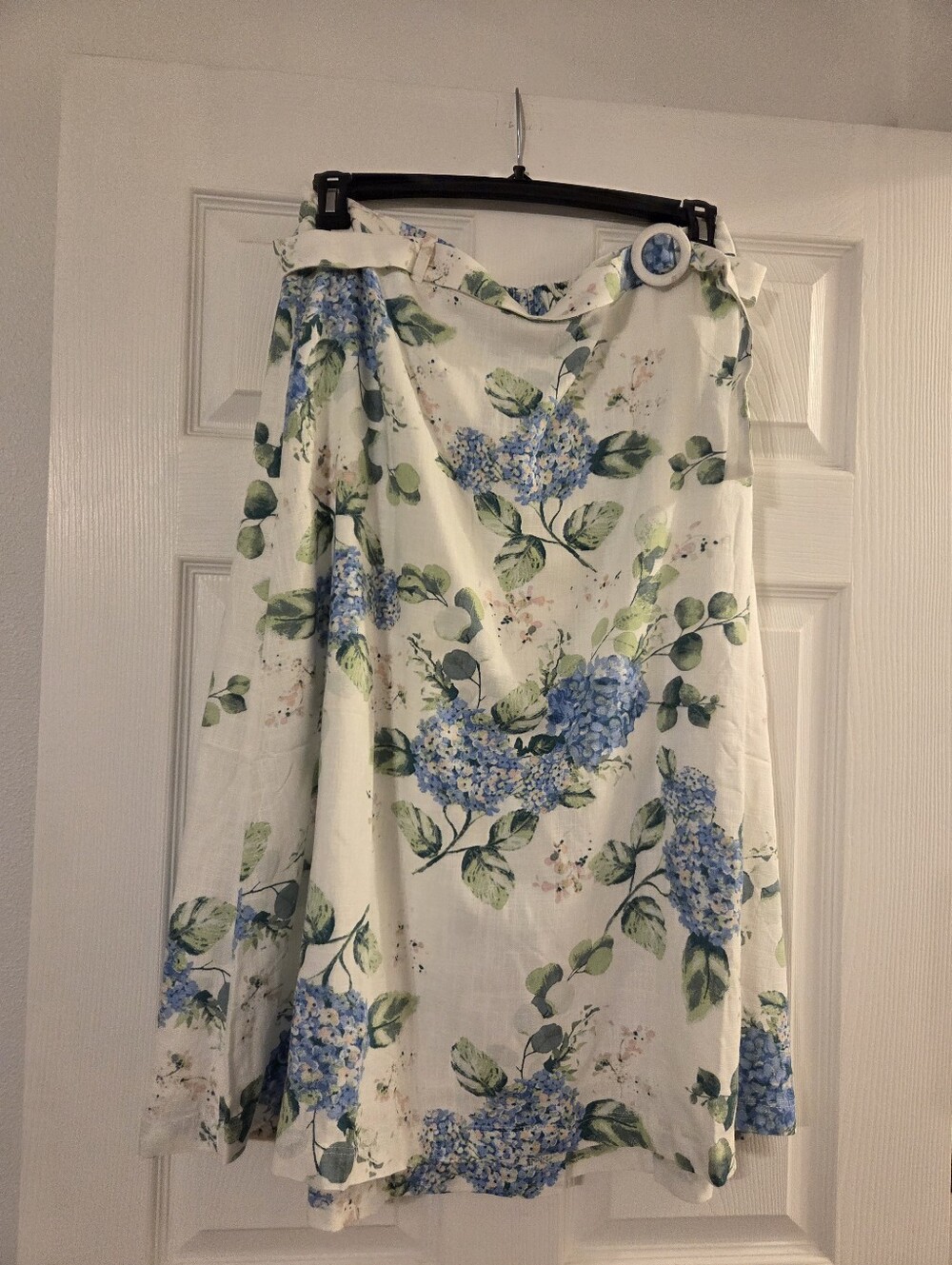 LC Lauren Conrad White A-Line Skirt with Blue Floral Print